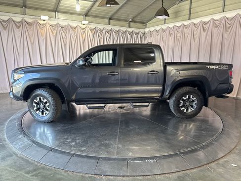 Used 2021 Toyota Tacoma TRD Off-Road w/ Technology Package AWD/4WD image 6