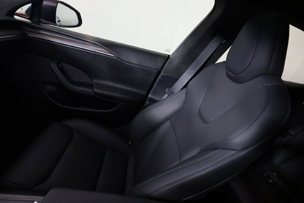 Used 2026 Tesla Model S AWD/4WD image 34