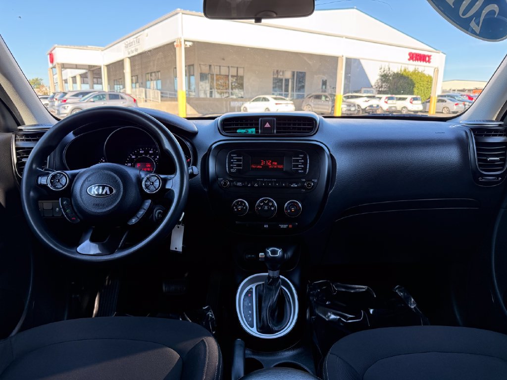 Used 2016 Kia Soul FWD image 19