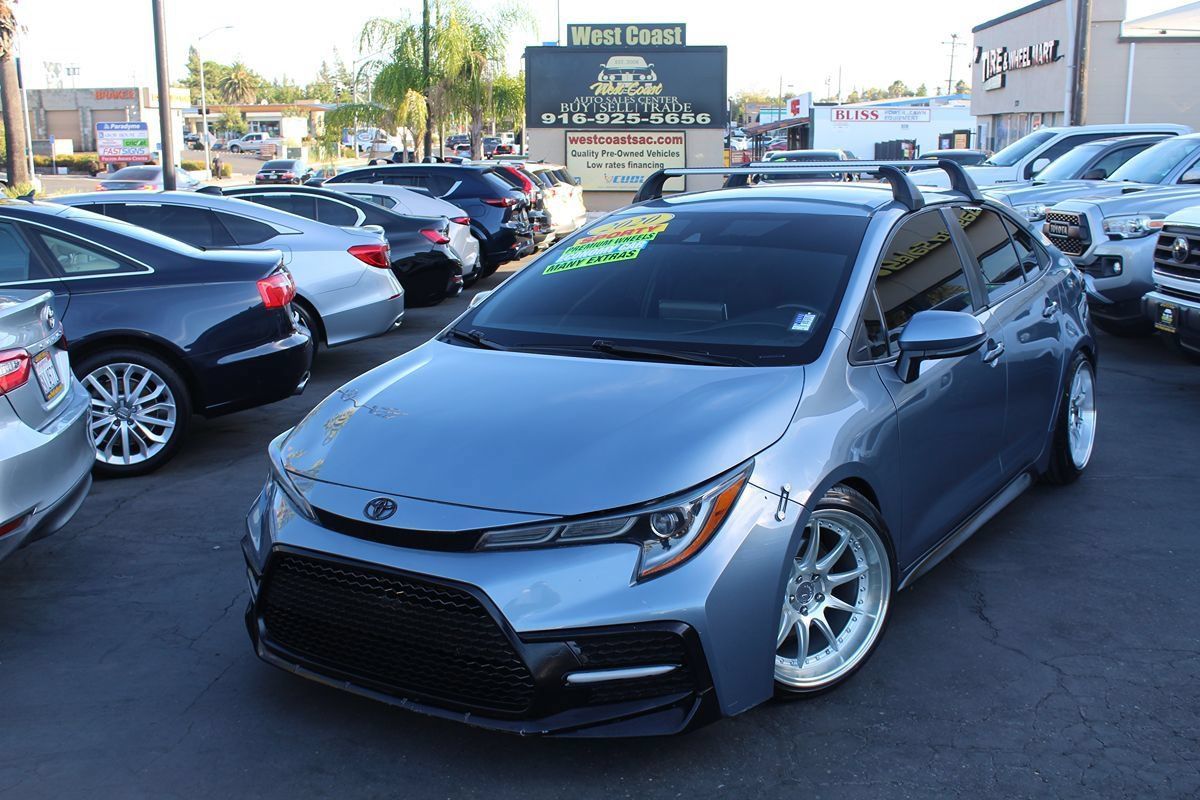 Used 2020 Toyota Corolla SE w/ Carpet Mat Package (TMS) FWD image 2