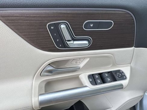 Used 2025 Mercedes-Benz GLA 250 image 27