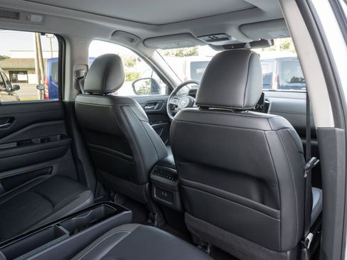 Used 2023 Nissan Pathfinder SL w/ SL Premium Package AWD/4WD image 31