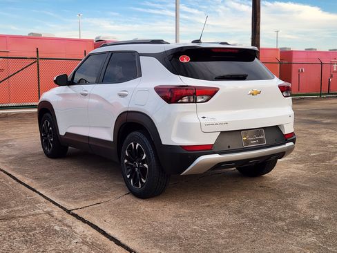 Certified 2022 Chevrolet TrailBlazer LT w/ Convenience Package image 8