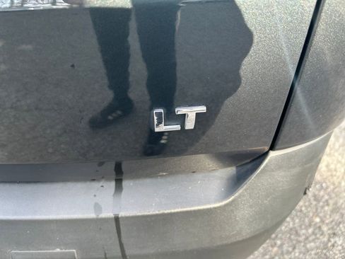 Used 2021 Chevrolet Traverse LT image 10