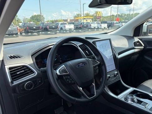 Used 2024 Ford Edge SEL AWD/4WD image 15