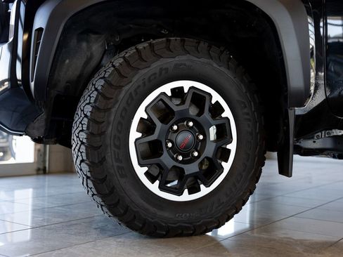 Used 2024 Toyota Tacoma TRD Off-Road w/ TRD Off Road Upgrade Package AWD/4WD image 8