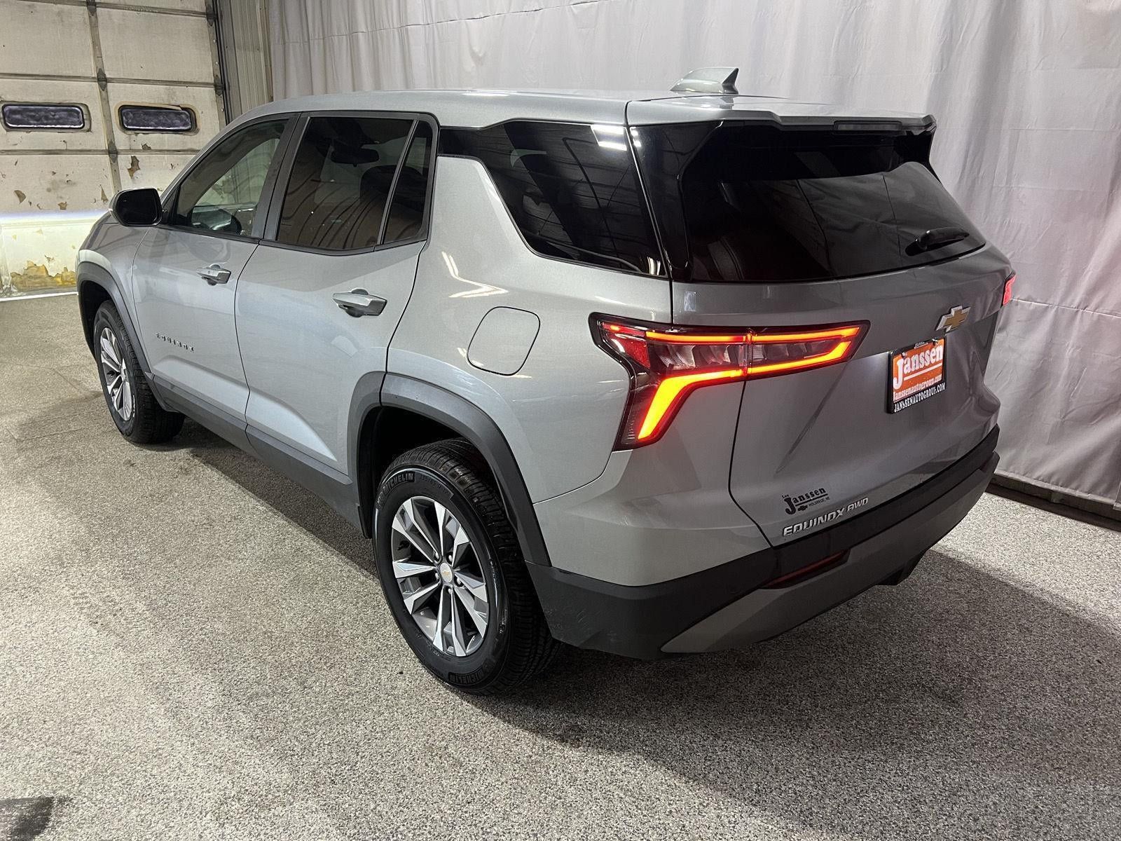 Used 2025 Chevrolet Equinox LT AWD/4WD image 5