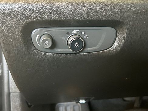 Used 2024 GMC Terrain SLE image 60