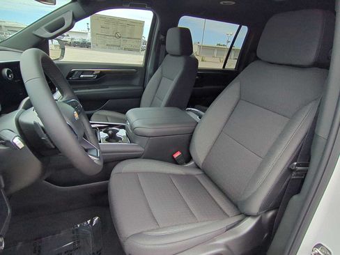 New 2026 Chevrolet Suburban LS RWD image 23
