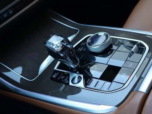 Used 2019 BMW X7 xDrive40i w/ Cold Weather Package image 21