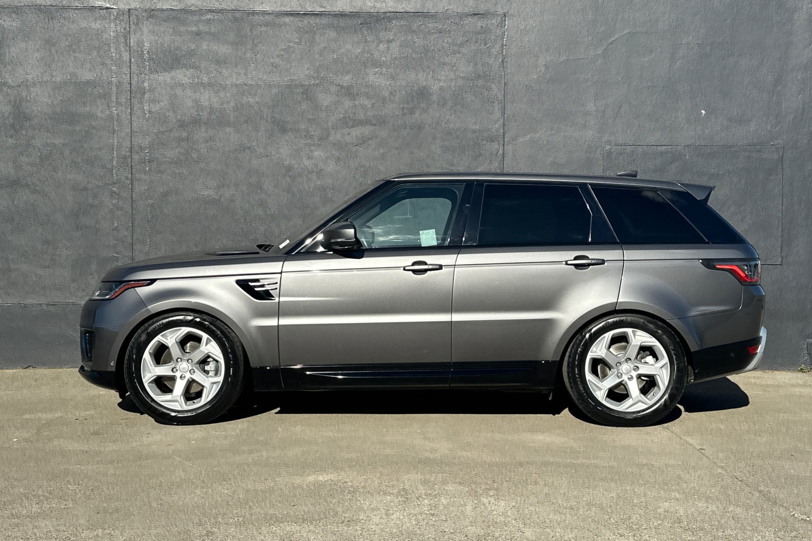 Used 2018 Land Rover Range Rover Sport HSE AWD/4WD image 5