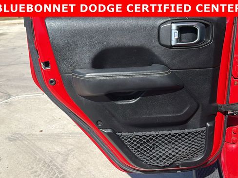 Used 2020 Jeep Gladiator Overland image 18