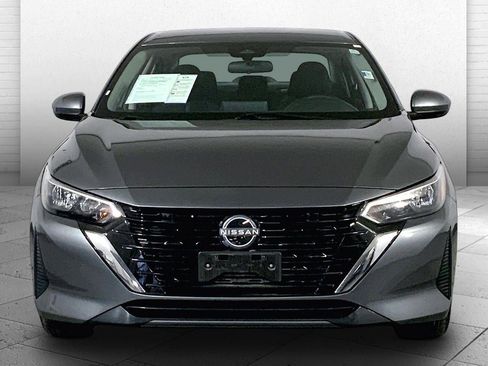 Used 2025 Nissan Sentra SV image 2