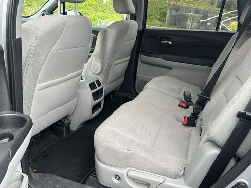 Used 2019 Honda Pilot EX image 8