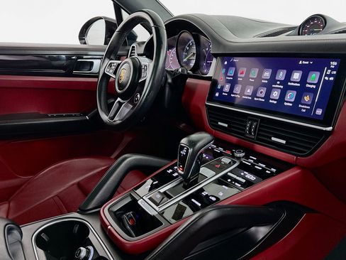 Used 2022 Porsche Cayenne E-Hybrid Coupe image 30