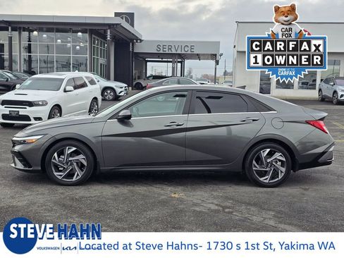 Used 2024 Hyundai Elantra SEL w/ Convenience Package image 2