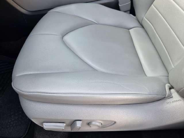 Used 2023 Toyota Highlander XLE FWD image 21