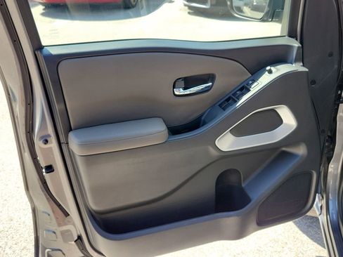 Used 2022 Nissan Frontier SV image 23