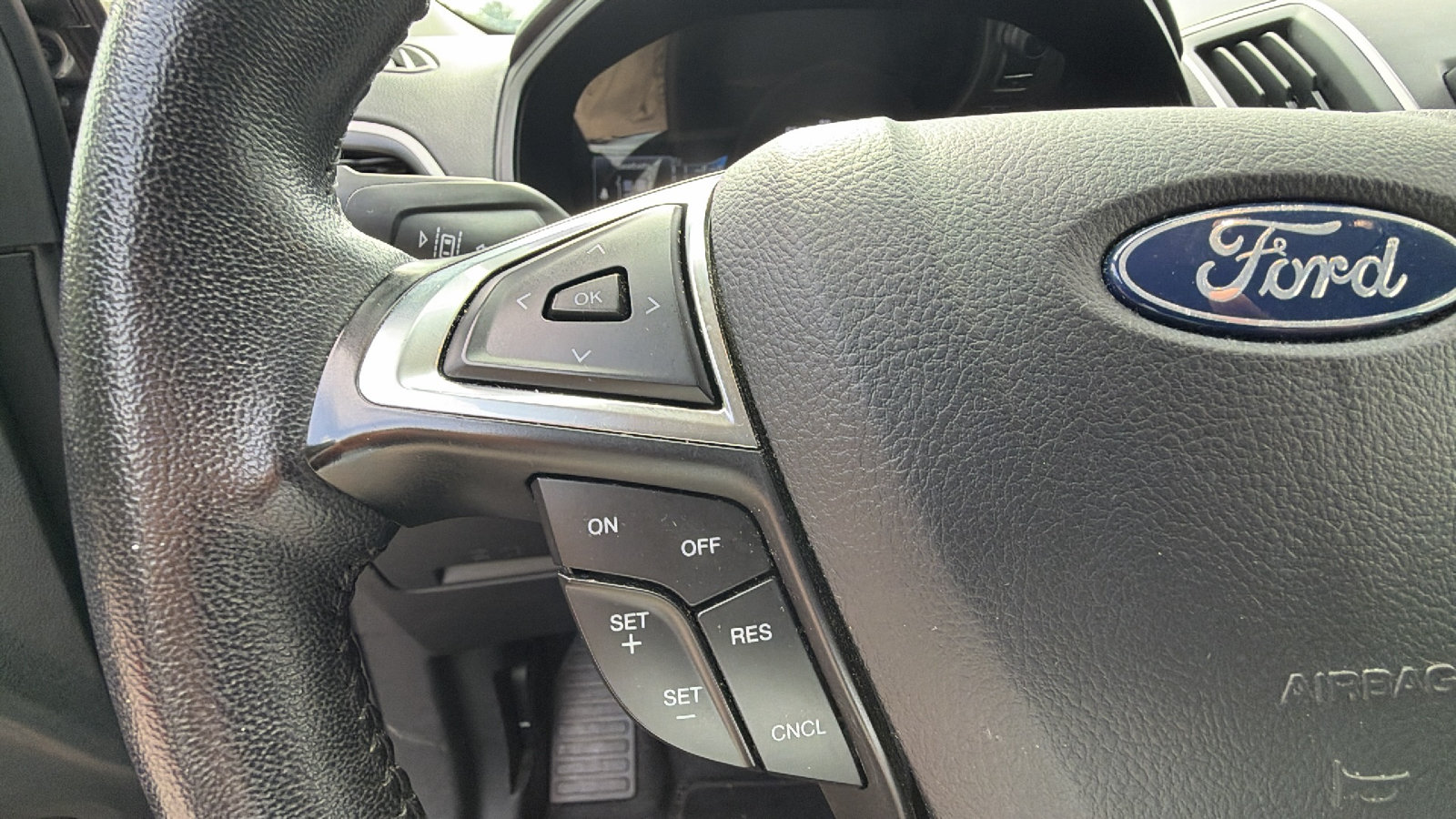 Used 2024 Ford Edge SEL AWD/4WD image 27