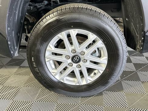 Certified 2025 Toyota Tundra SR5 AWD/4WD image 28