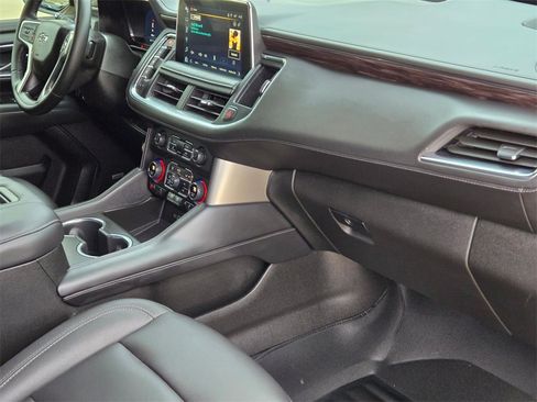 Used 2024 Chevrolet Suburban Z71 w/ Off-Road Capability Package image 28
