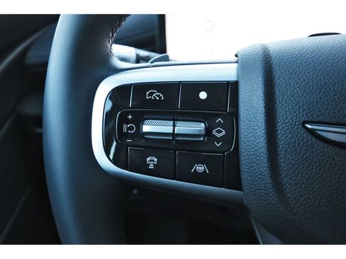 Used 2025 Genesis G80 2.5T image 17