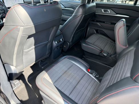 Used 2025 Ford Explorer ST-Line w/ Premium Package image 21