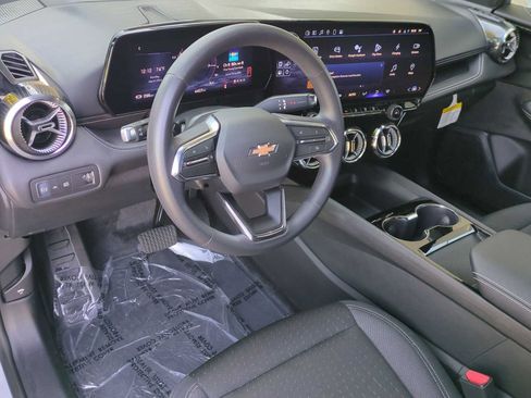 Used 2025 Chevrolet Blazer EV LT FWD image 12