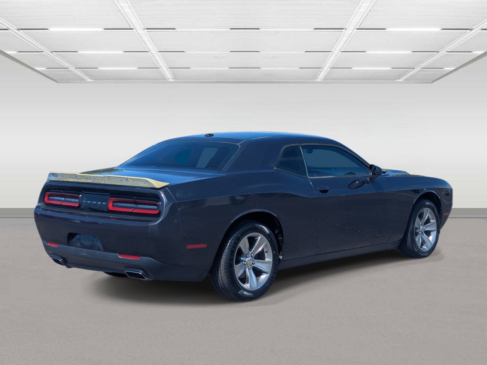 Used 2016 Dodge Challenger SXT RWD image 5