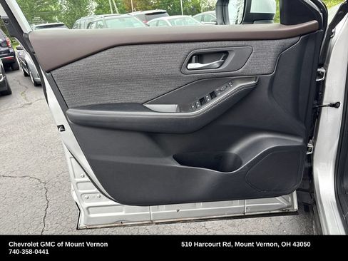 Used 2023 Nissan Rogue SV AWD/4WD image 13