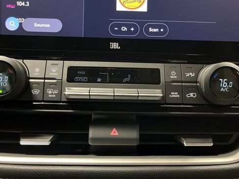 Used 2024 Toyota Grand Highlander AWD Hybrid image 18