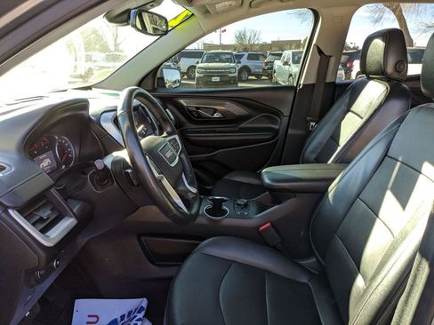 Used 2024 GMC Terrain SLT image 21