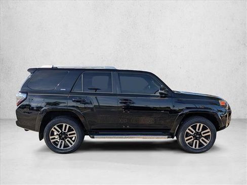 Used 2016 Toyota 4Runner SR5 Premium image 4