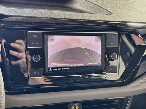 Certified 2022 Volkswagen Taos S FWD image 17