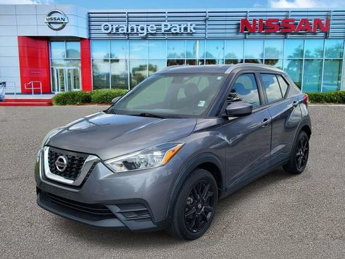 Used 2019 Nissan Kicks SV FWD image 4