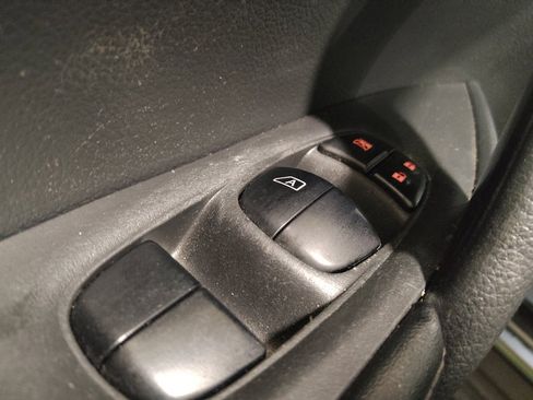 Used 2018 Nissan Rogue S FWD image 27