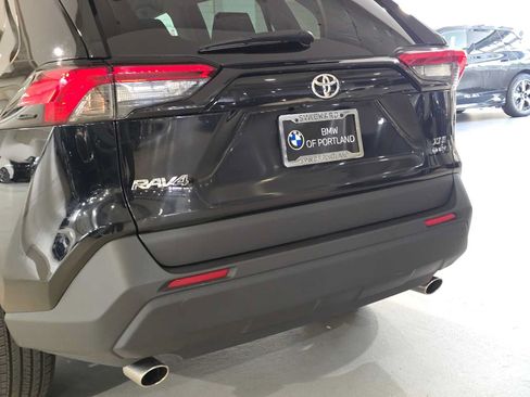 Used 2025 Toyota RAV4 XLE AWD/4WD image 13