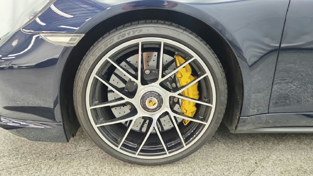 Used 2017 Porsche 911 Turbo S AWD/4WD image 16