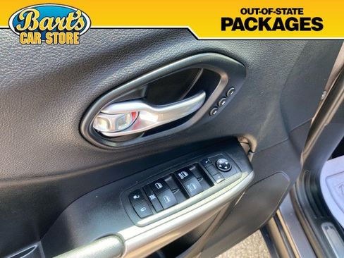 Used 2019 Jeep Cherokee Limited AWD/4WD image 25
