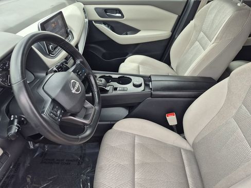 Used 2025 Nissan Rogue SV AWD/4WD image 11