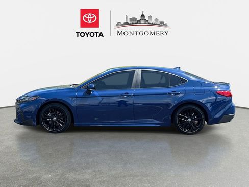 Used 2025 Toyota Camry SE w/ Multimedia Upgrade Package image 6