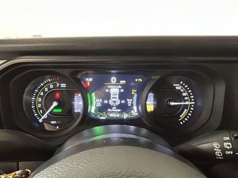 Used 2024 Jeep Wrangler Unlimited w/ Convenience Group AWD/4WD image 21