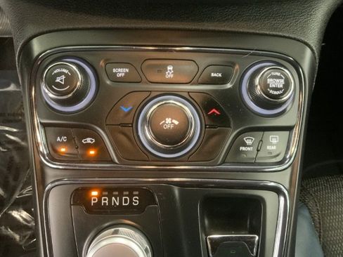 Used 2016 Chrysler 200 S image 16