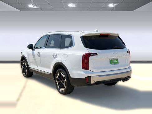 Used 2025 Kia Telluride S image 3