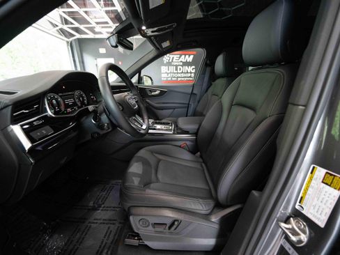 Used 2025 Audi Q7 2.0T Premium AWD/4WD image 9