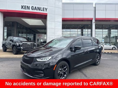 Used 2021 Chrysler Pacifica Touring-L w/ Uconnect Theater Family Group image 1