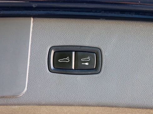 Used 2020 Porsche Cayenne AWD/4WD image 24