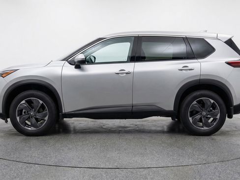 Used 2025 Nissan Rogue SV AWD/4WD image 5