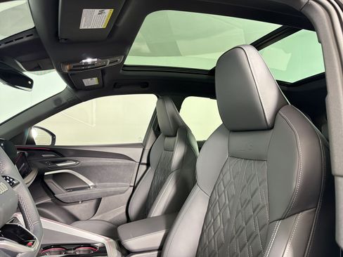 Certified 2025 Audi SQ5 Prestige w/ Prestige Package image 13