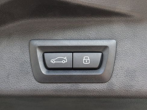 Used 2026 BMW X5 M60i image 11